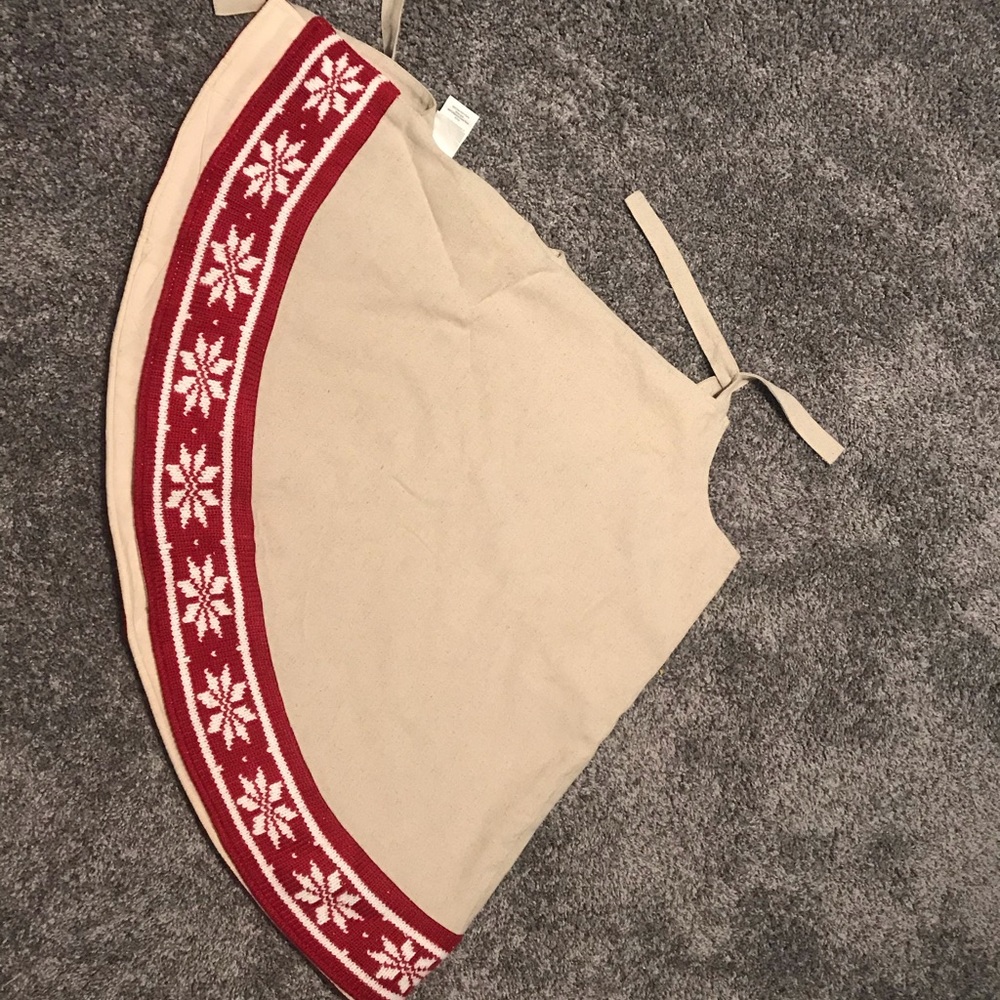 Pottery barn fair isle tree skirt